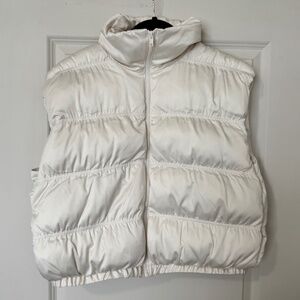 NWT Wild Fable Puffer Vest size M